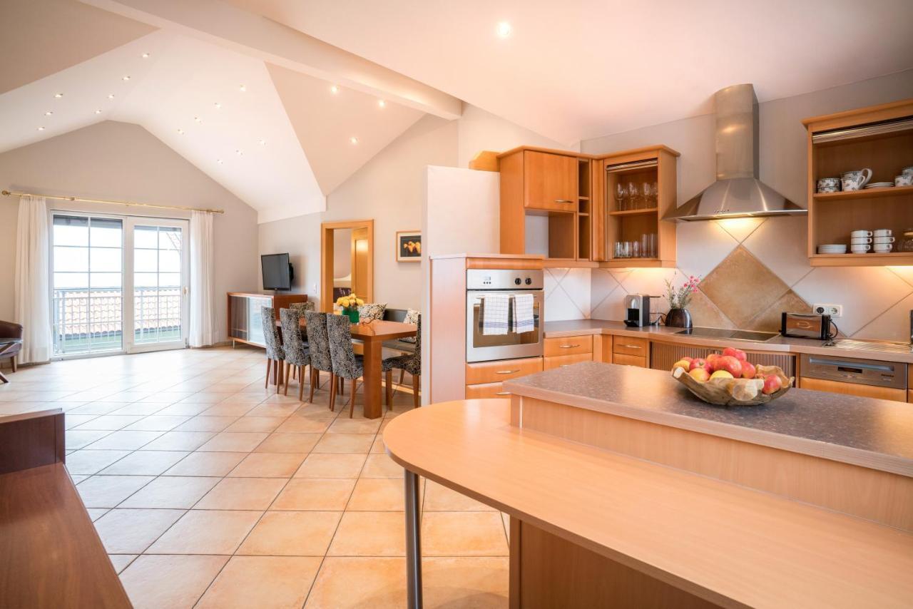 By Gruene Zur Post - 100 % Bio & Ceconi Apartment