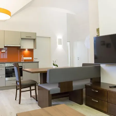 Holiday Apartments By Das Gruene Hotel Zur Post - 100 % Bio & Villa Ceconi Salzburg Exterior photo